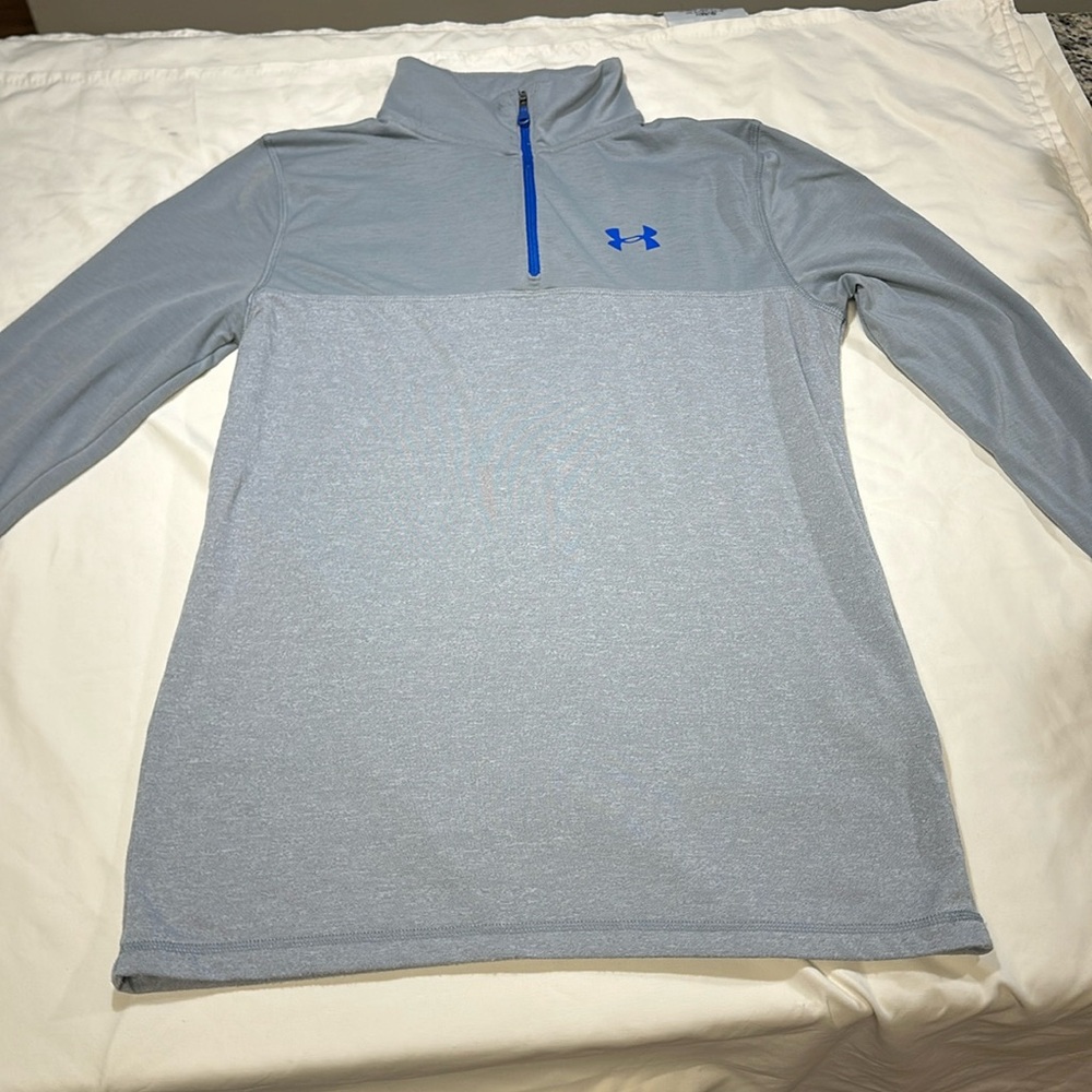 Quarter zip young boys size YXL Under Armour pull over.